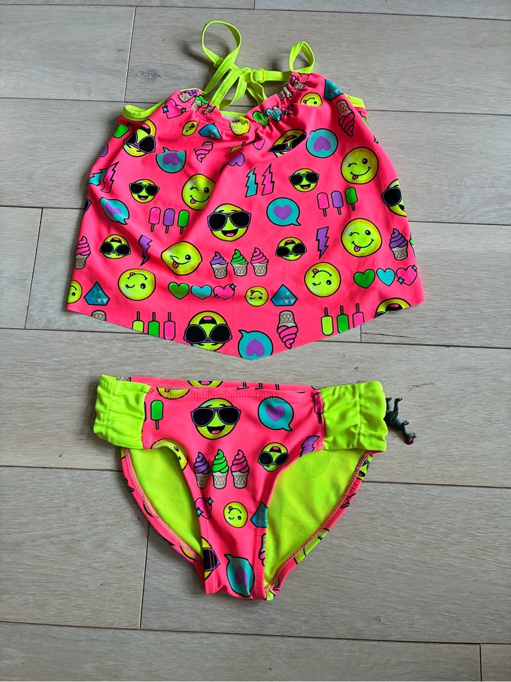 Justice Kids Neon Pink Emoji Tankini Swim Set with Lime Accents GUC Size 6